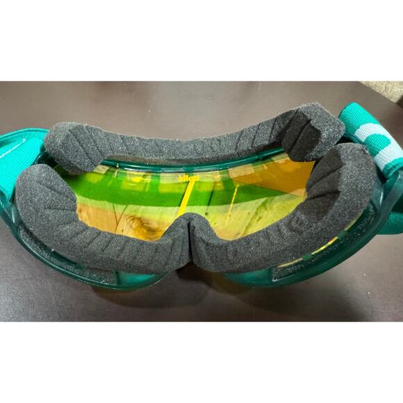 Bolle Ski Goggles Green Adjustable Elastic Strap With Yellow Shield - Picture 5 of 9